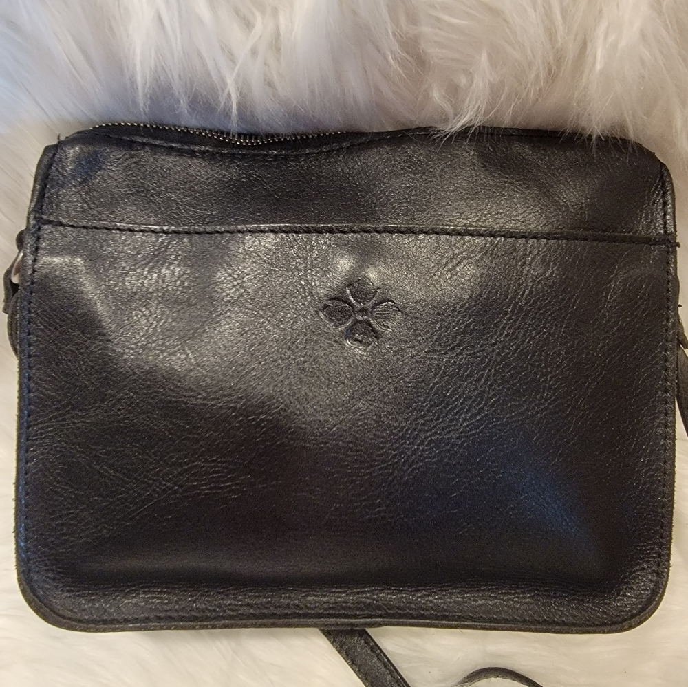 Patricia Nash Heritage Horseshoe Medallion Nazaire Leather Crossbody Black 🖤 🐴 - Picture 7 of 15